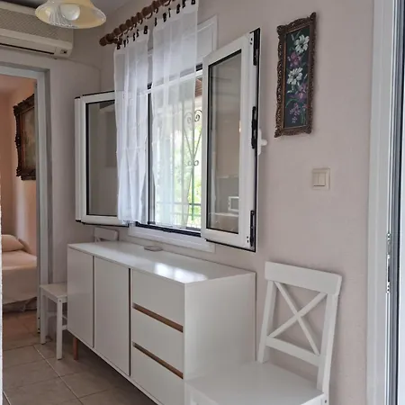 Small Heaven Of Privacy And Tranquility In Milies