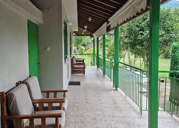 Small Heaven Of Privacy And Tranquility In Milies Сasa de vacaciones