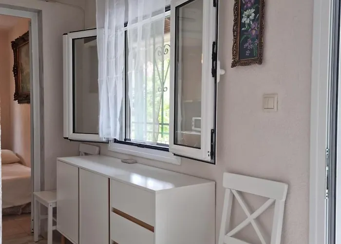 Small Heaven Of Privacy And Tranquility In Milies