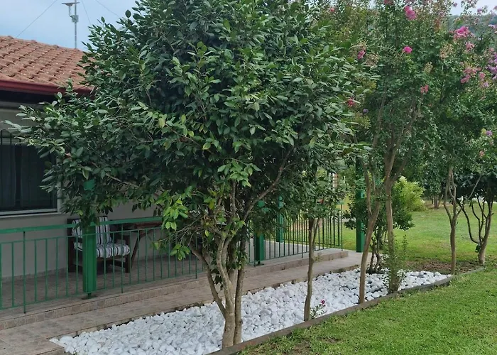 Small Heaven Of Privacy And Tranquility In Milies Сasa de vacaciones